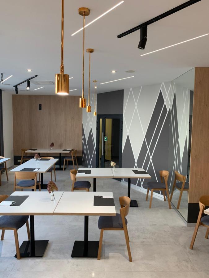 Klobuck Hotel Coliber מראה חיצוני תמונה