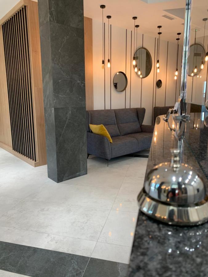 Klobuck Hotel Coliber מראה חיצוני תמונה